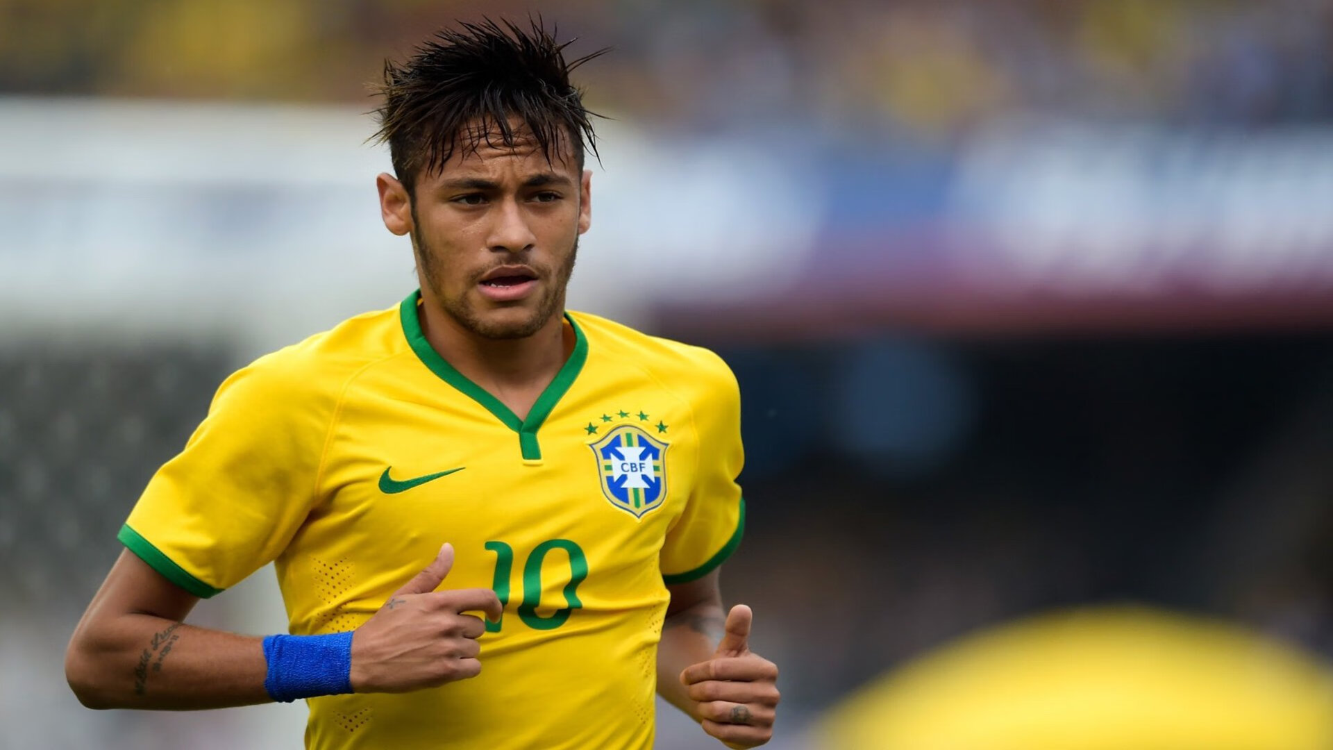 字母哥表示雄鹿要坚持高强度训练节奏，雄鹿字母哥由来